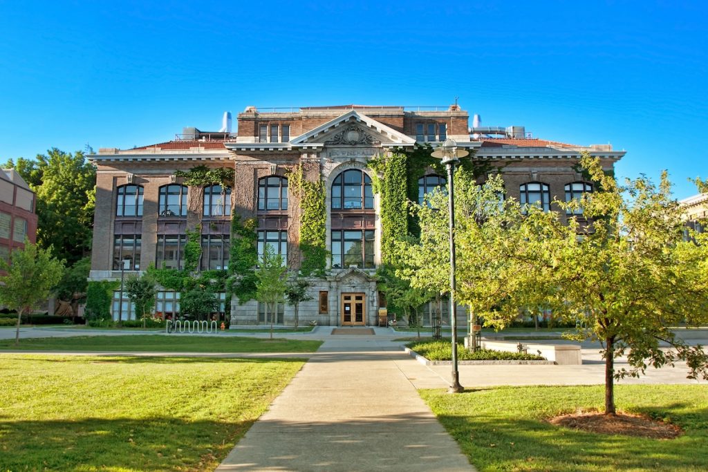 Syracuse University Admits First Budget Deficit in Years After Missing 2026 Enrollment Bowne Hall on the syracuse University campus, Syracuse, New York Source: The College Investor